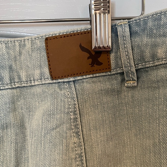 NWT American Eagle AE Light Wash Fringe Denim Button Skirt - Picture 6 of 9